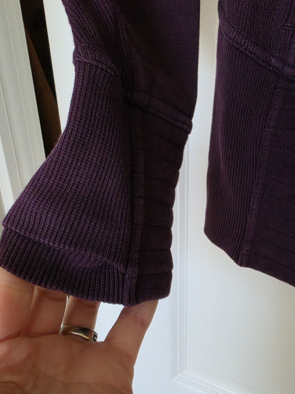 Lululemon Jacket Womens 6 Plum Zip Up Funnel Neck Thumbhole Athleisure Outdoor - Picture 6 of 14